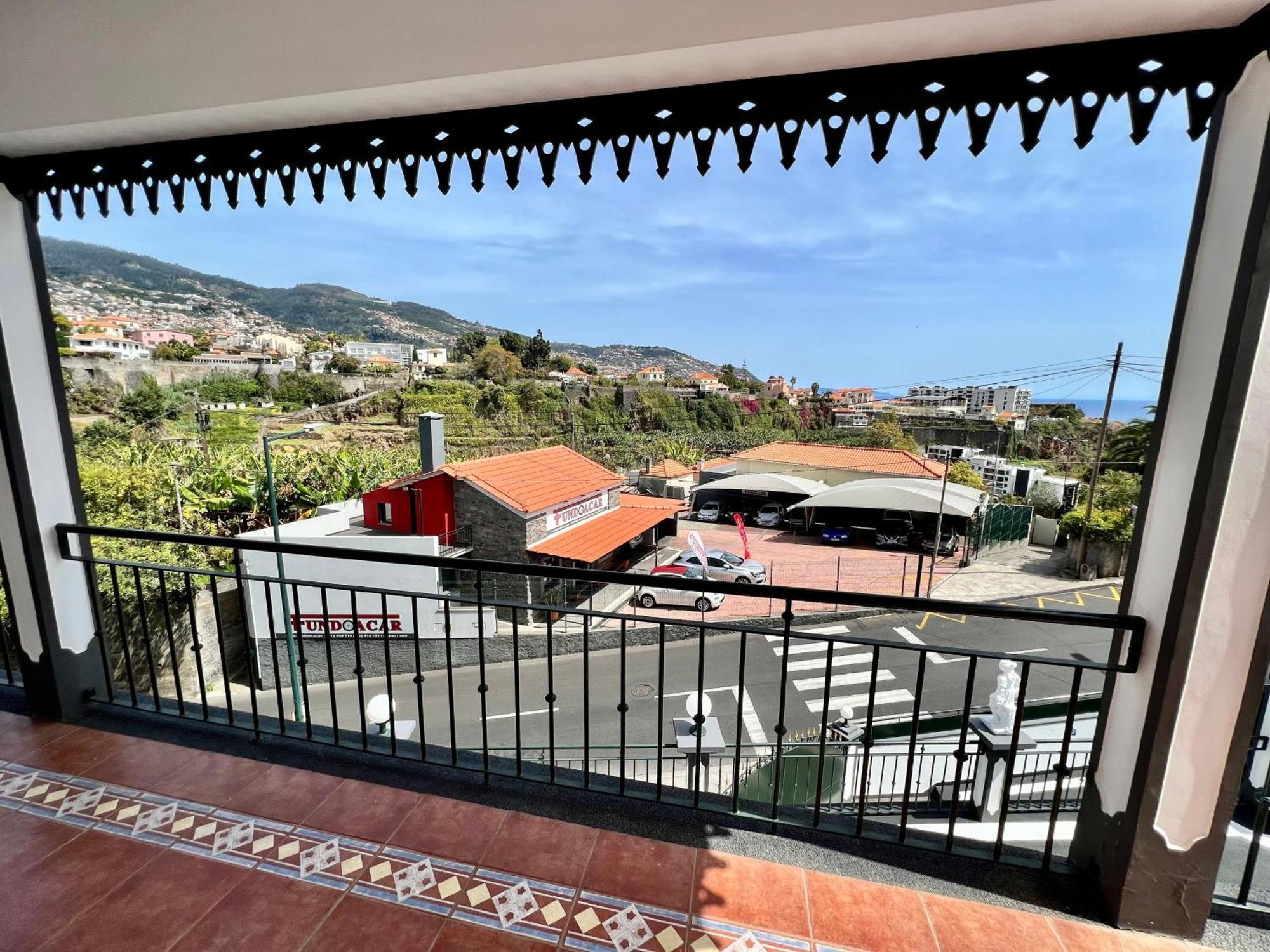 Classic Tranquil Madeiran 4-Bedroom Villa Funchal エクステリア 写真