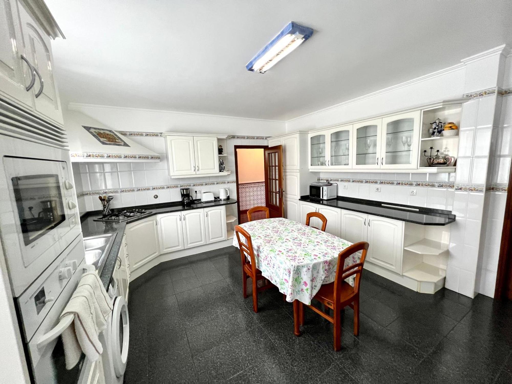Classic Tranquil Madeiran 4-Bedroom Villa Funchal エクステリア 写真