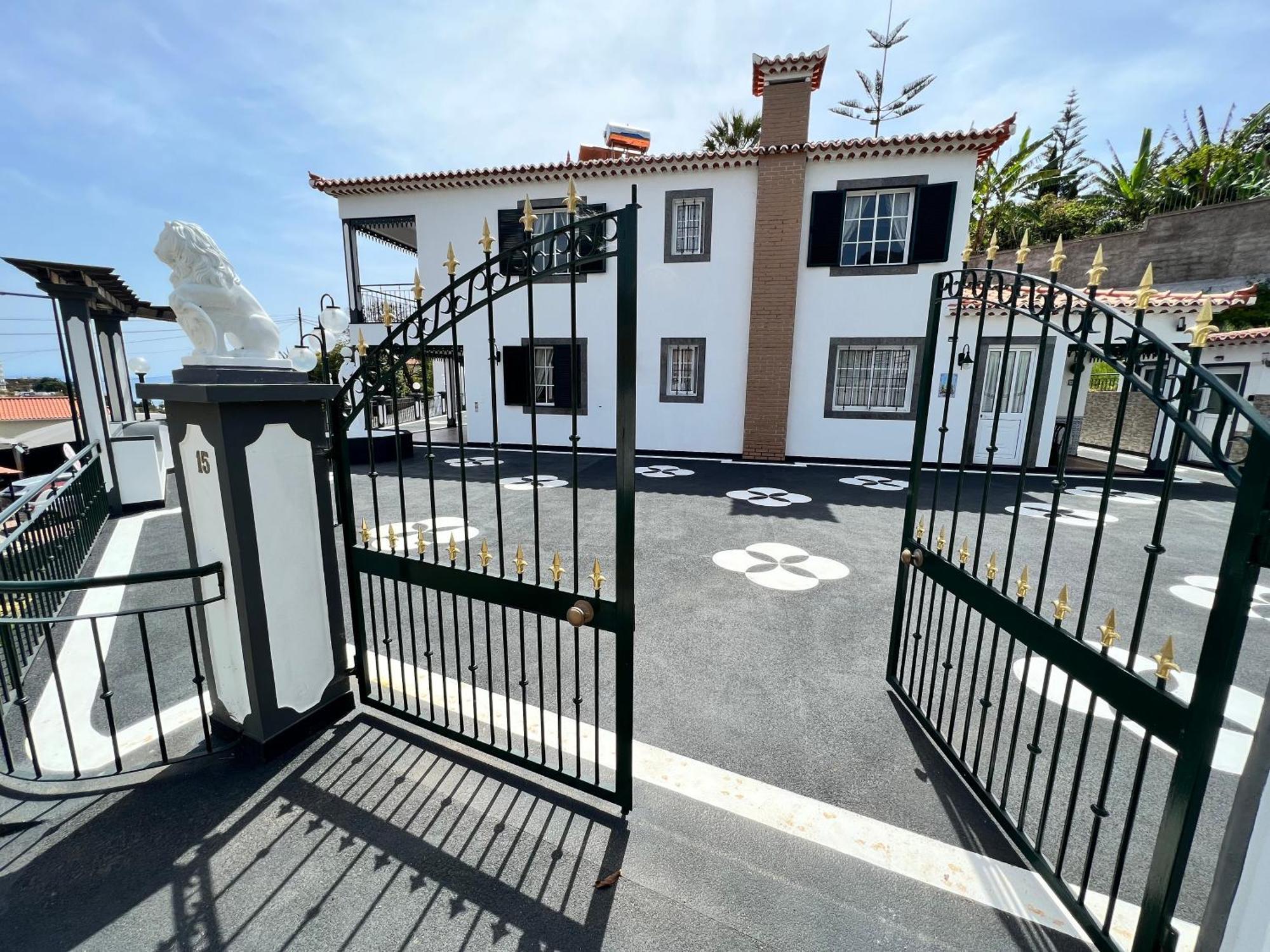 Classic Tranquil Madeiran 4-Bedroom Villa Funchal エクステリア 写真